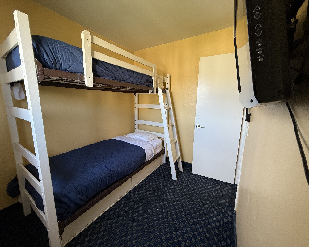 Monterey Bay Lodge - Family Suite