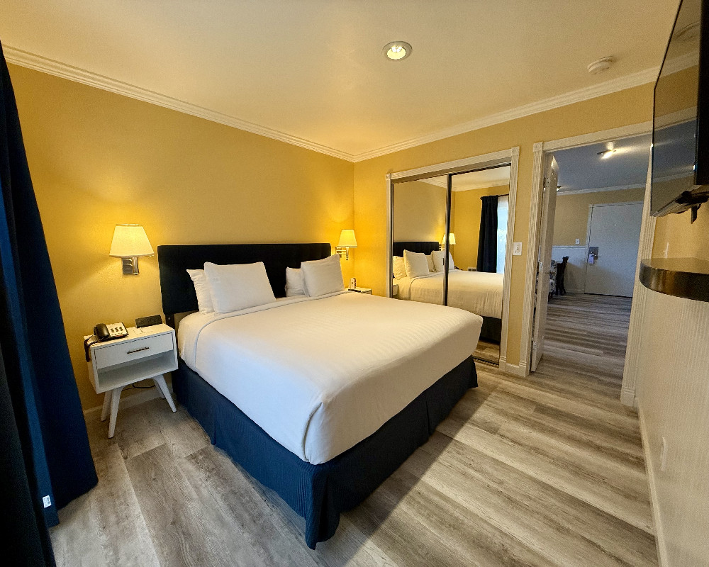 Monterey Bay Lodge - 1 Bedroom Suite